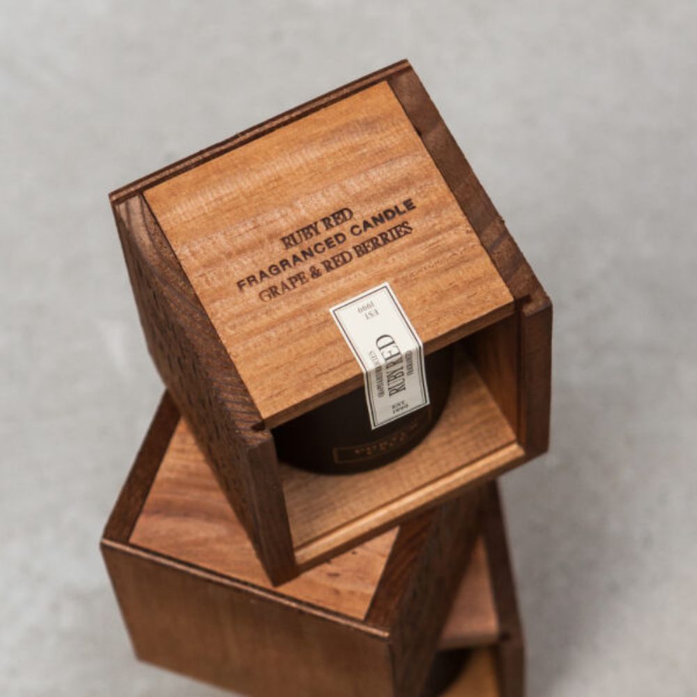 Portus Cale Ruby Red Candle 210g image number null